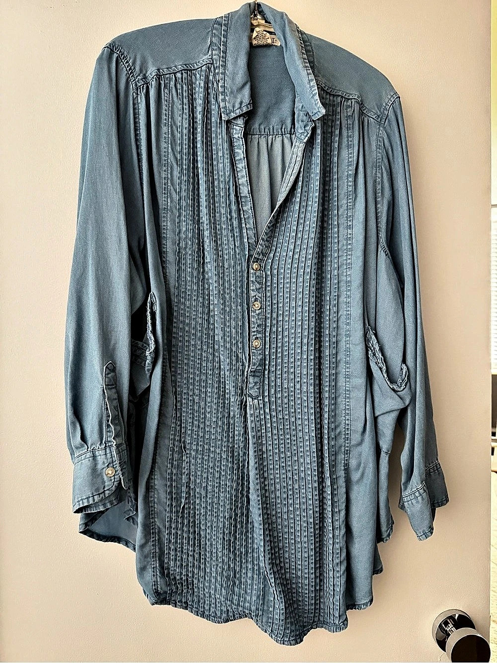 FESTI Solid Woven Lyocell Tunic Button-Up Shirt Textured Button Down Shirt in